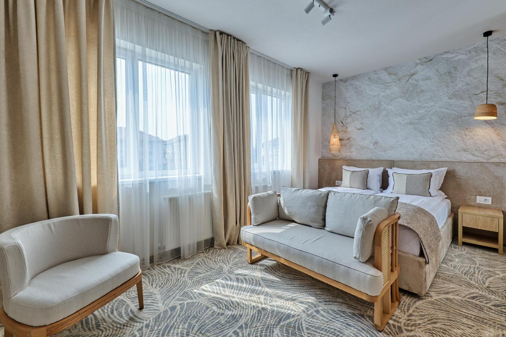 Hotel Serenity تيميشورا المظهر الخارجي الصورة