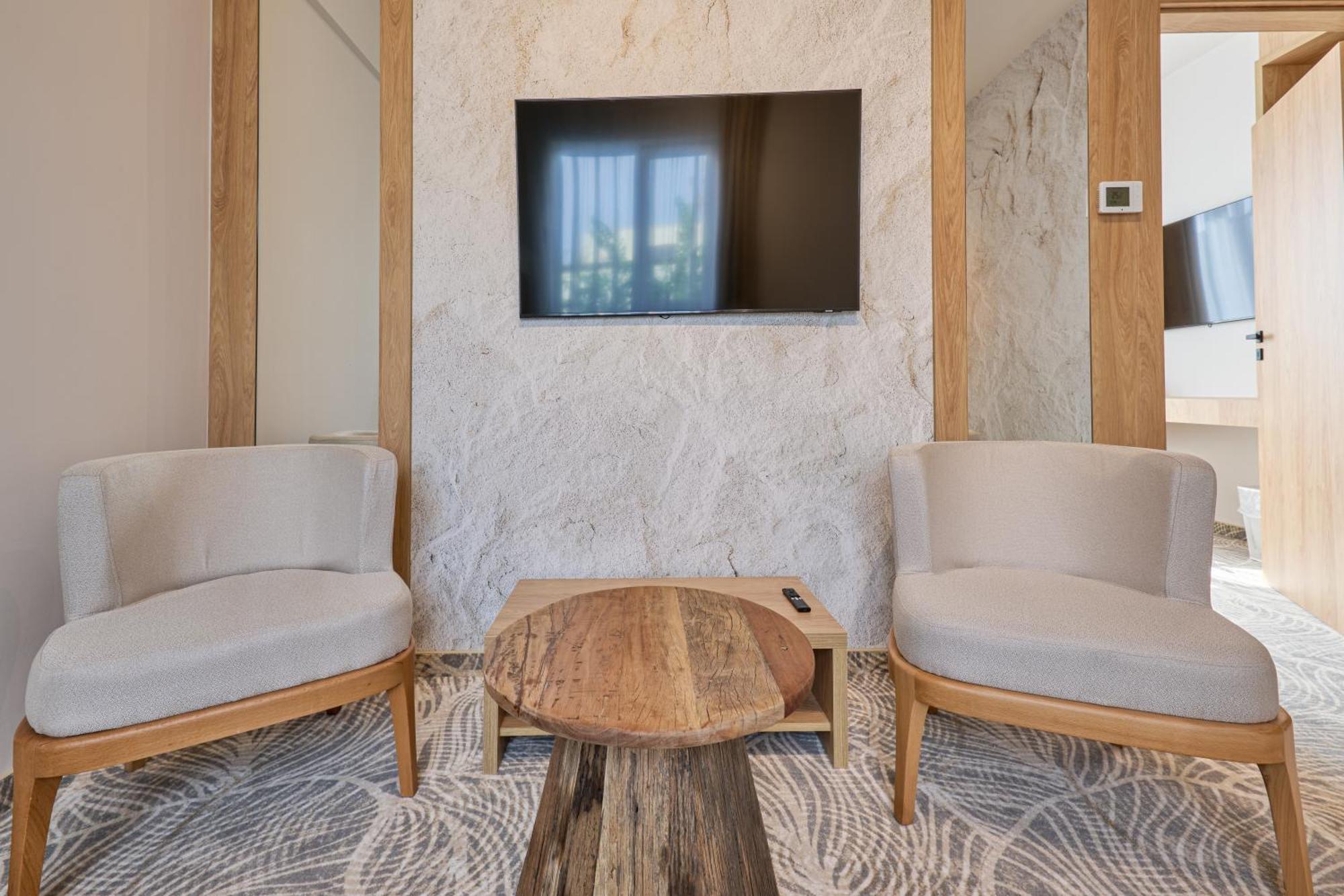 Hotel Serenity تيميشورا المظهر الخارجي الصورة