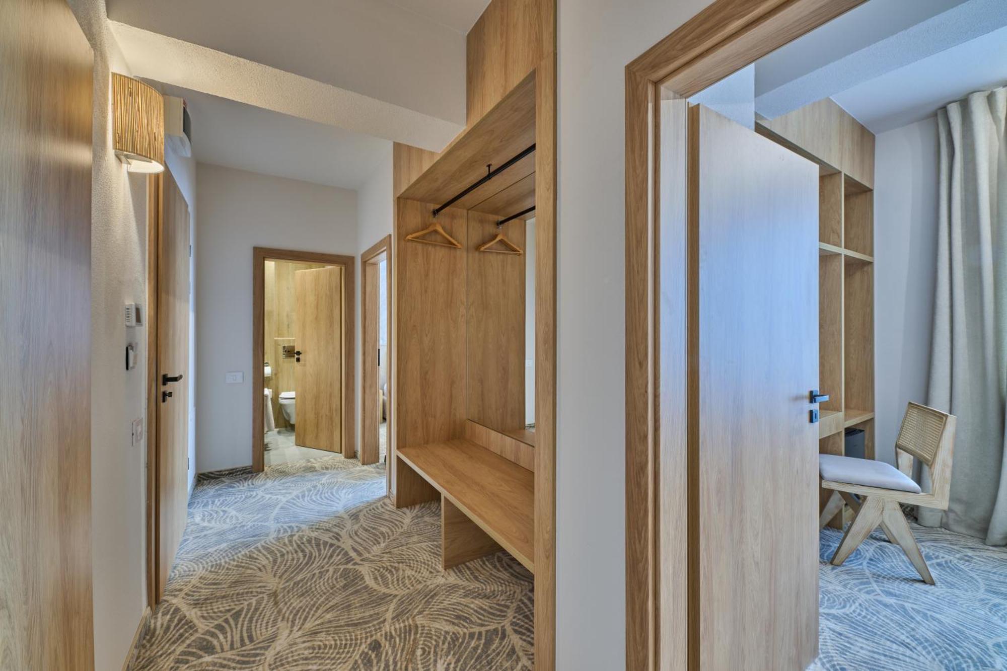 Hotel Serenity تيميشورا المظهر الخارجي الصورة