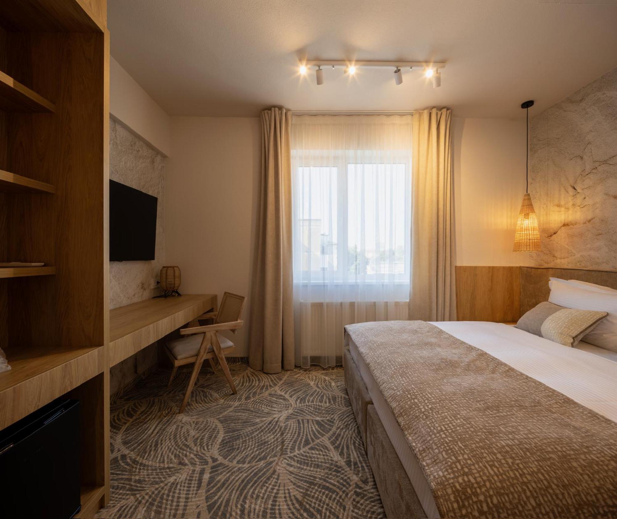 Hotel Serenity تيميشورا المظهر الخارجي الصورة